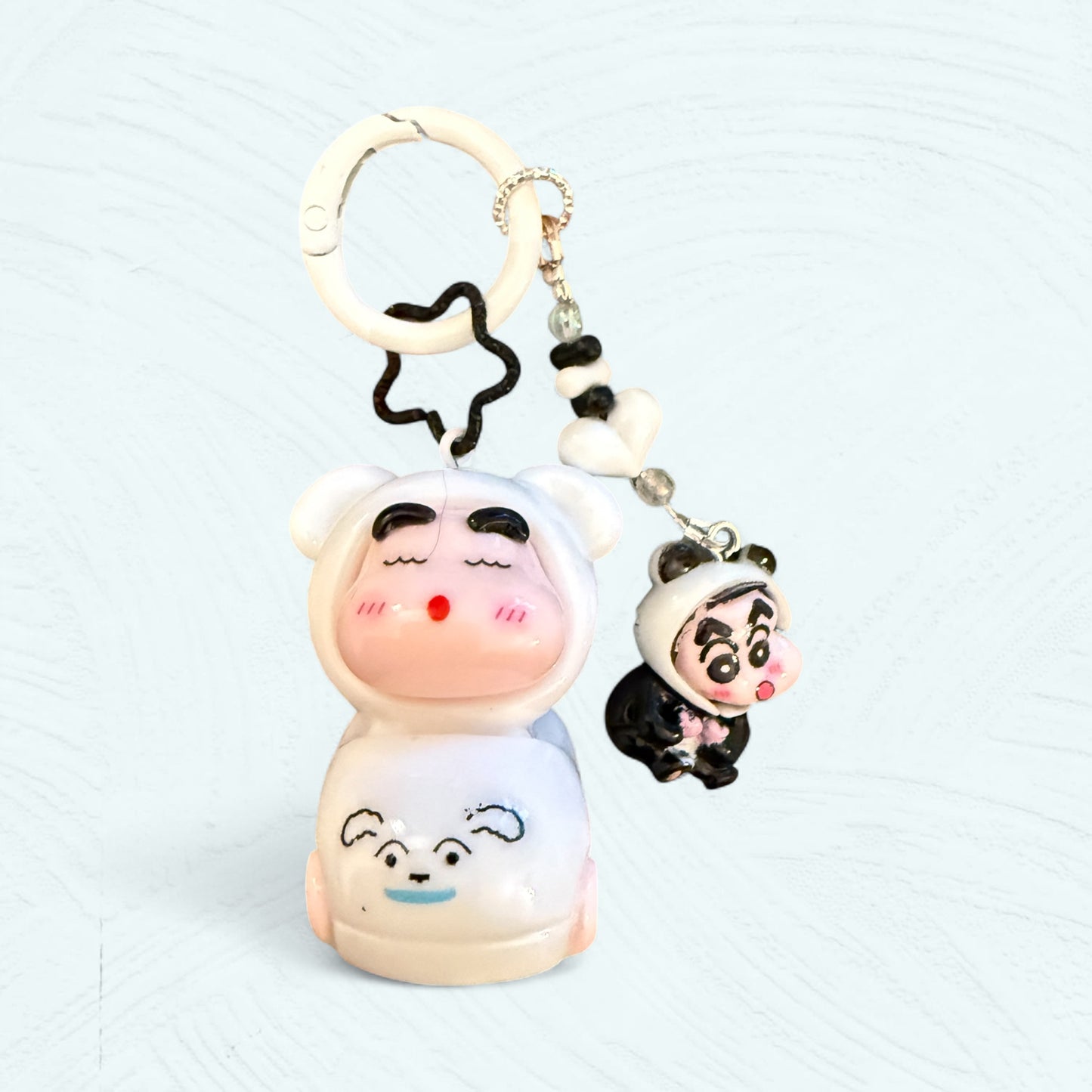 Blanc – Porte-clés Shin-chan déguisé en chien blanc avec mini figurine panda