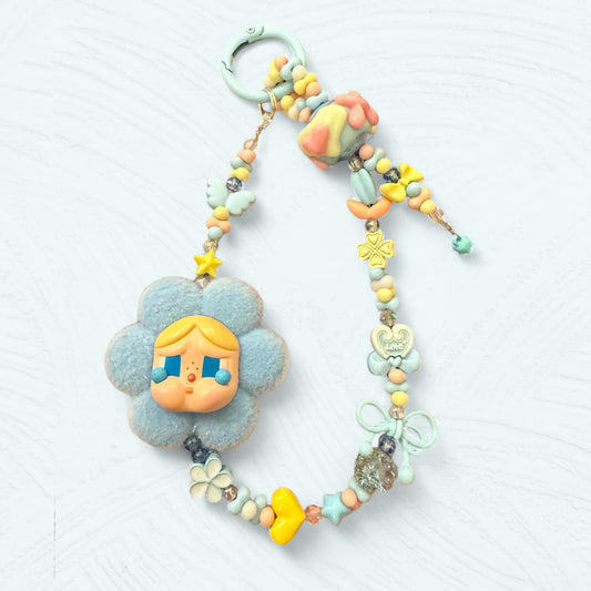 Crybaby Fleur bleu pastel avec perles multicolores